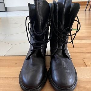 P. monjo combat boots